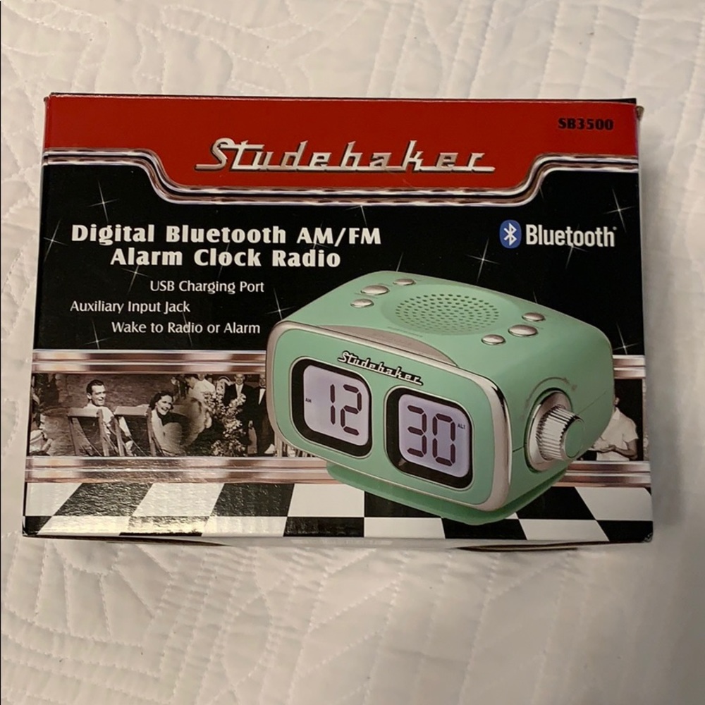 Vintage Style Bluetooth Alarm Clock Radio
